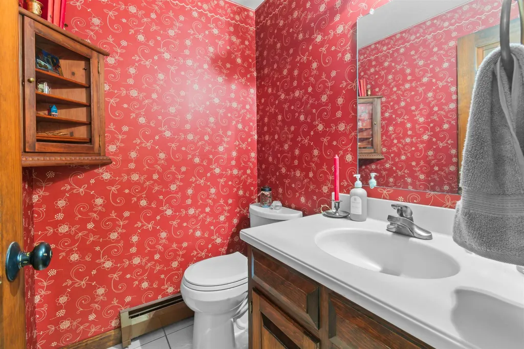 13 Holt Road Amherst NH 03031