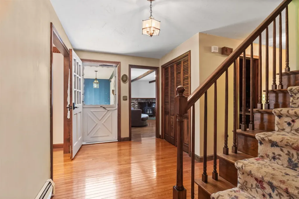 13 Holt Road Amherst NH 03031