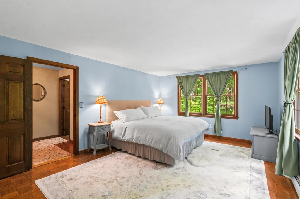 13 Holt Road Amherst NH 03031