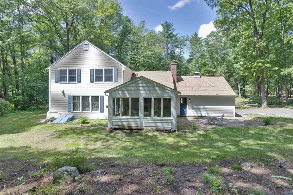 13 Holt Road Amherst NH 03031