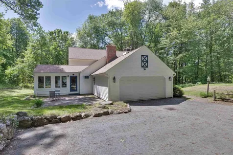 13 Holt Road Amherst NH 03031