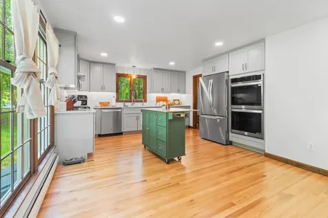 13 Holt Road Amherst NH 03031