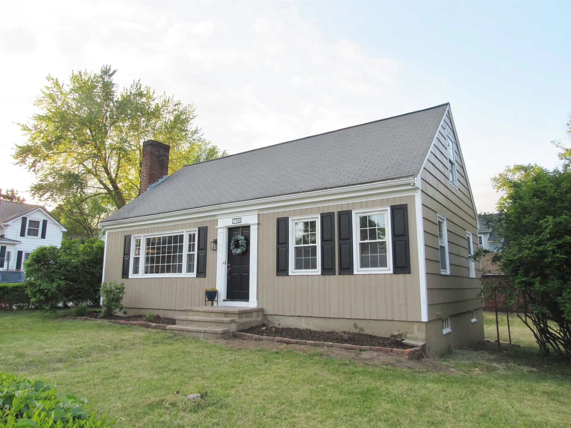 798 Hanover Street Manchester NH 03104