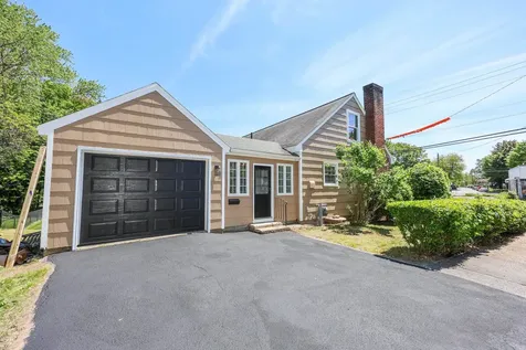 798 Hanover Street Manchester NH 03104