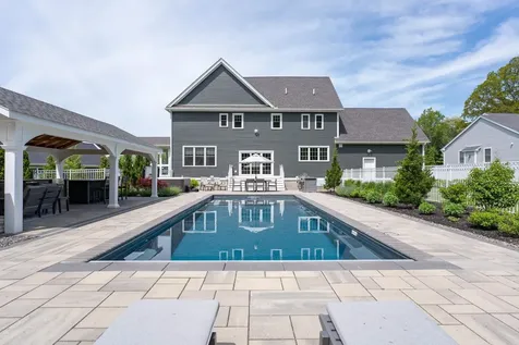 7 Treat Farm Road Stratham NH 03885