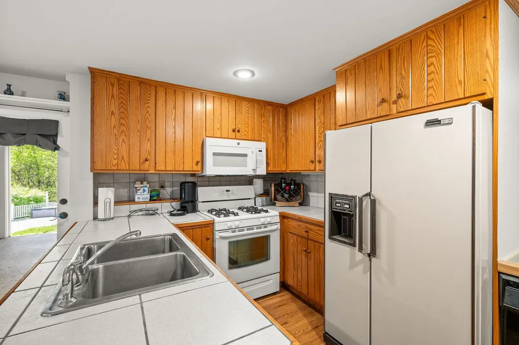 79 Apple Blossom Road Barre Town VT 05641