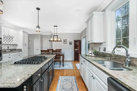 1 Dorothys Way Bedford NH 03110