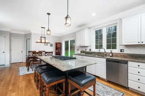 1 Dorothys Way Bedford NH 03110