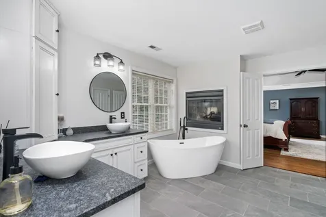 1 Dorothys Way Bedford NH 03110