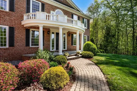 1 Dorothys Way Bedford NH 03110