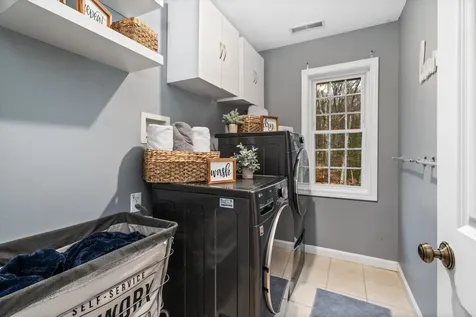 1 Dorothys Way Bedford NH 03110