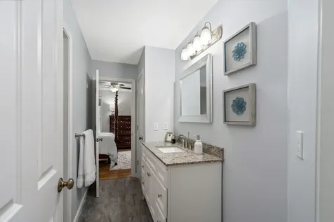 1 Dorothys Way Bedford NH 03110