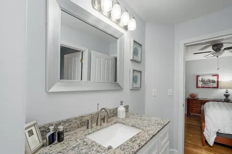 1 Dorothys Way Bedford NH 03110
