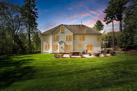 1 Dorothys Way Bedford NH 03110