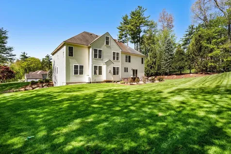 1 Dorothys Way Bedford NH 03110