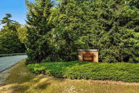 1 Dorothys Way Bedford NH 03110
