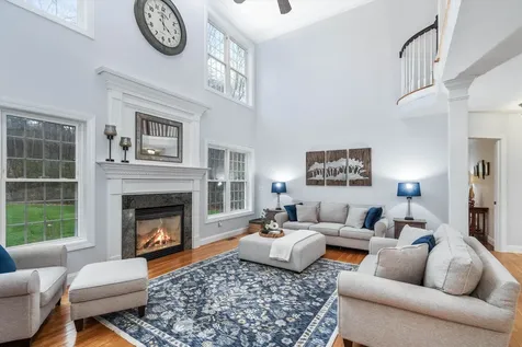 1 Dorothys Way Bedford NH 03110