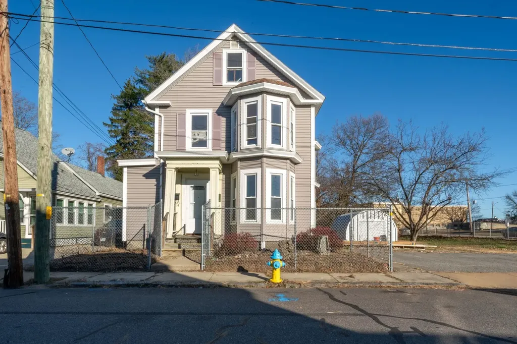 12 Middle Street Nashua NH 03060