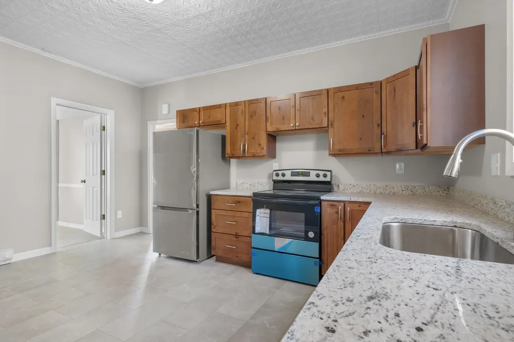 12 Middle Street Nashua NH 03060