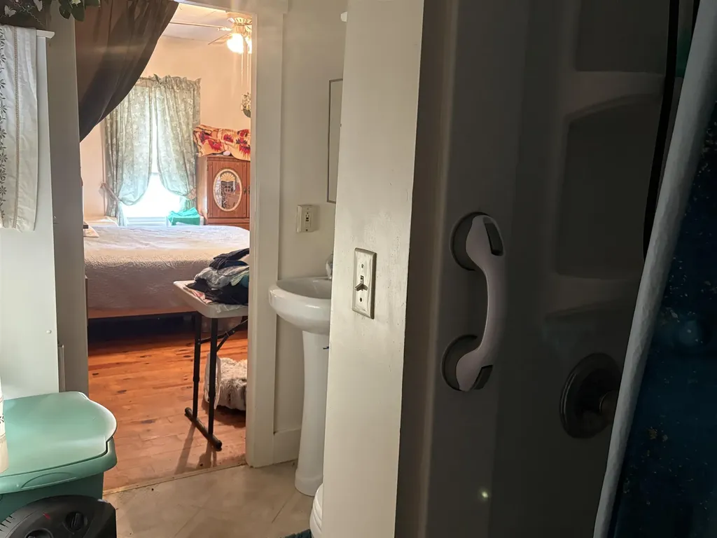 346 Lake Avenue Manchester NH 03103