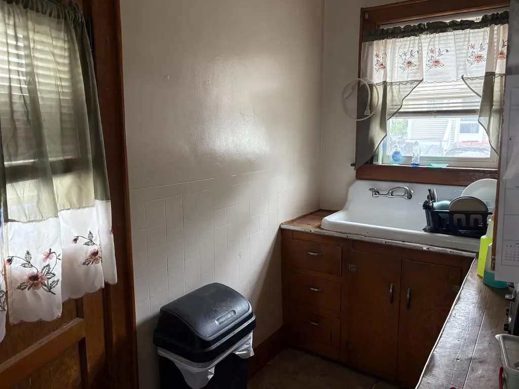 346 Lake Avenue Manchester NH 03103