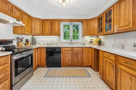 24 Theresa Avenue Salem NH 03079