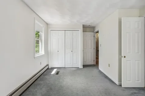24 Theresa Avenue Salem NH 03079