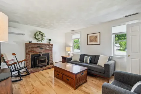 24 Theresa Avenue Salem NH 03079
