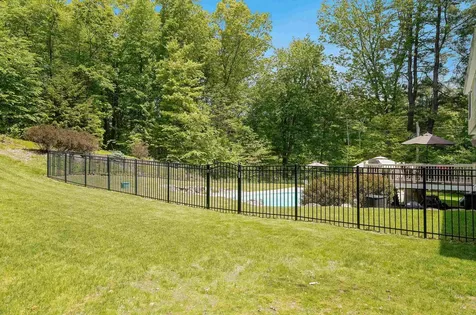 21 Wiggin Road Bedford NH 03110