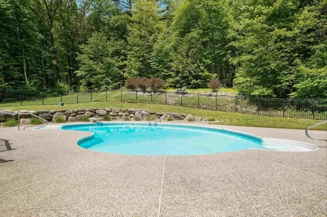 21 Wiggin Road Bedford NH 03110