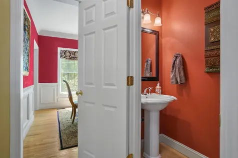 21 Wiggin Road Bedford NH 03110