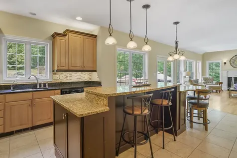 21 Wiggin Road Bedford NH 03110