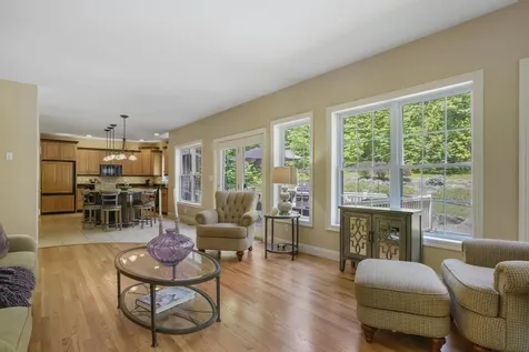 21 Wiggin Road Bedford NH 03110