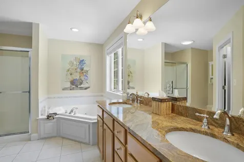 21 Wiggin Road Bedford NH 03110
