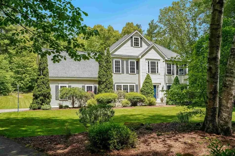21 Wiggin Road Bedford NH 03110