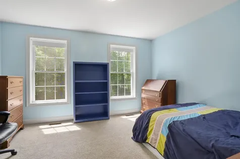 21 Wiggin Road Bedford NH 03110