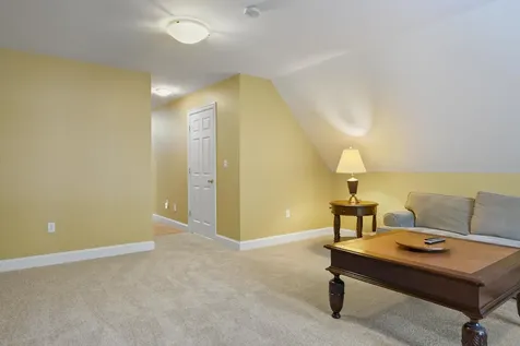 21 Wiggin Road Bedford NH 03110