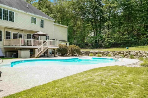21 Wiggin Road Bedford NH 03110