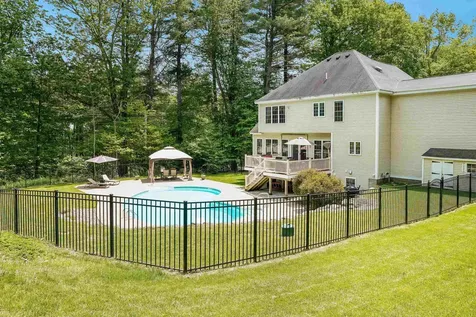 21 Wiggin Road Bedford NH 03110