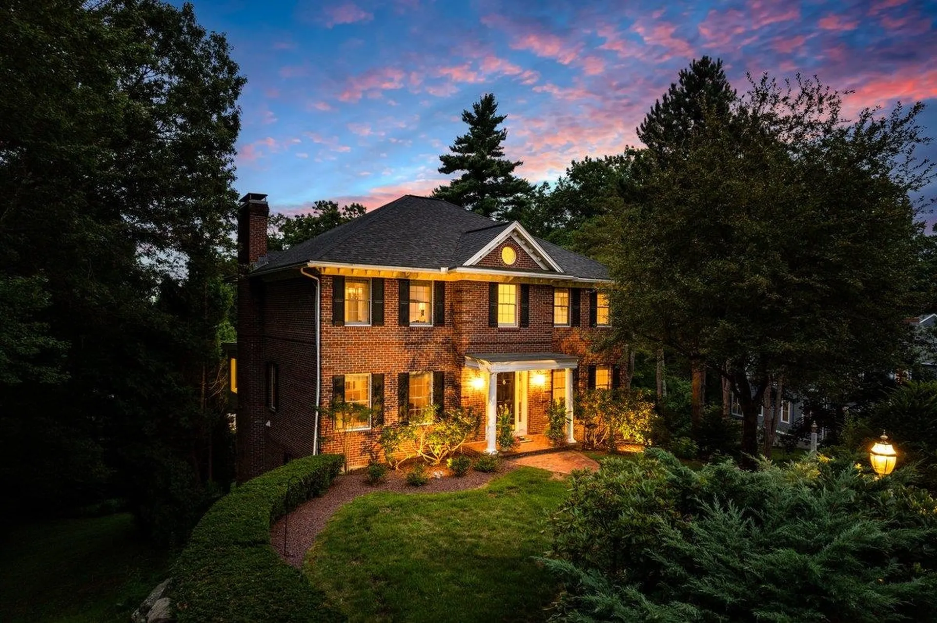 373 Whitford Street Manchester NH 03104