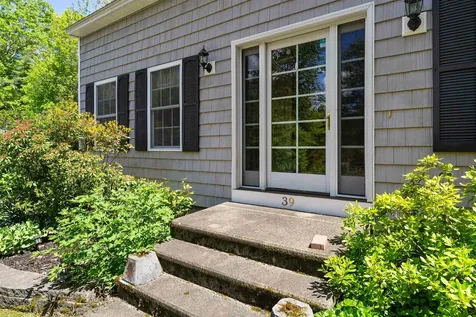 39 Nathaniel Brown Drive Fremont NH 03044