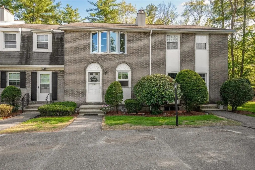 107 Fieldstone Drive Londonderry NH 03053