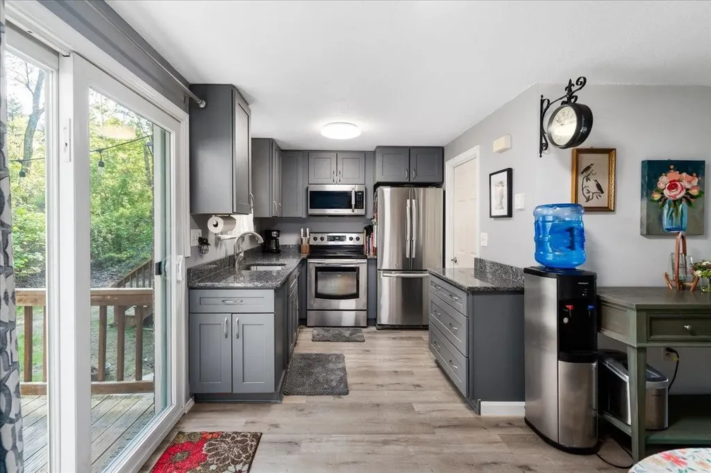 107 Fieldstone Drive Londonderry NH 03053