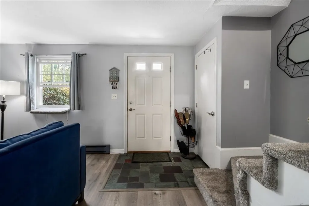 107 Fieldstone Drive Londonderry NH 03053