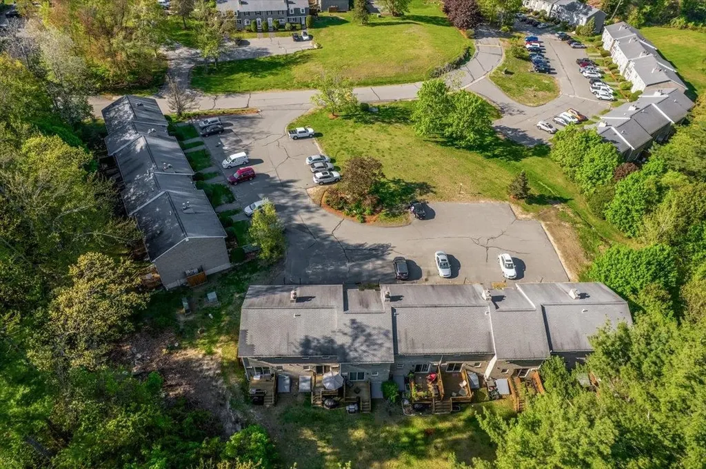 107 Fieldstone Drive Londonderry NH 03053