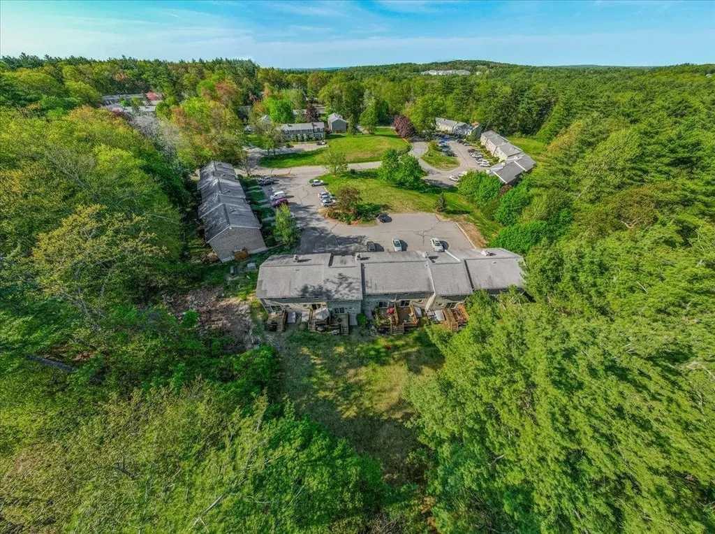 107 Fieldstone Drive Londonderry NH 03053