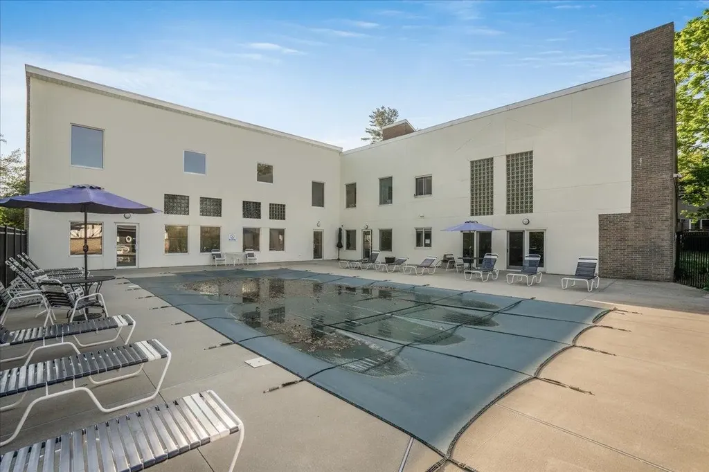 107 Fieldstone Drive Londonderry NH 03053