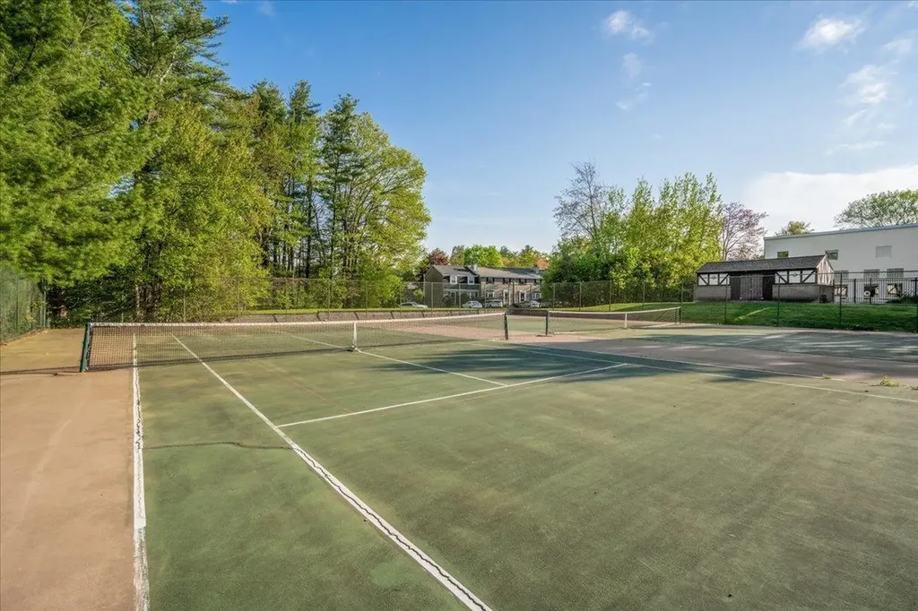 107 Fieldstone Drive Londonderry NH 03053