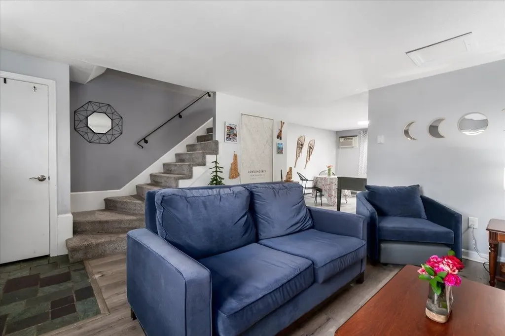 107 Fieldstone Drive Londonderry NH 03053