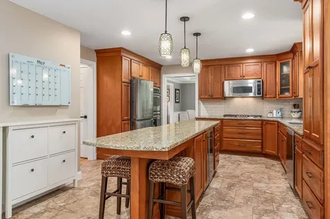 45 Eleanors Way Brentwood NH 03833